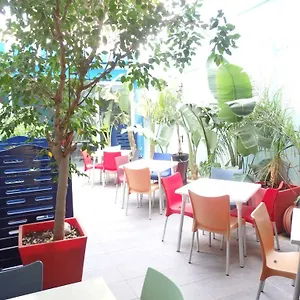 3* Отель Parrots